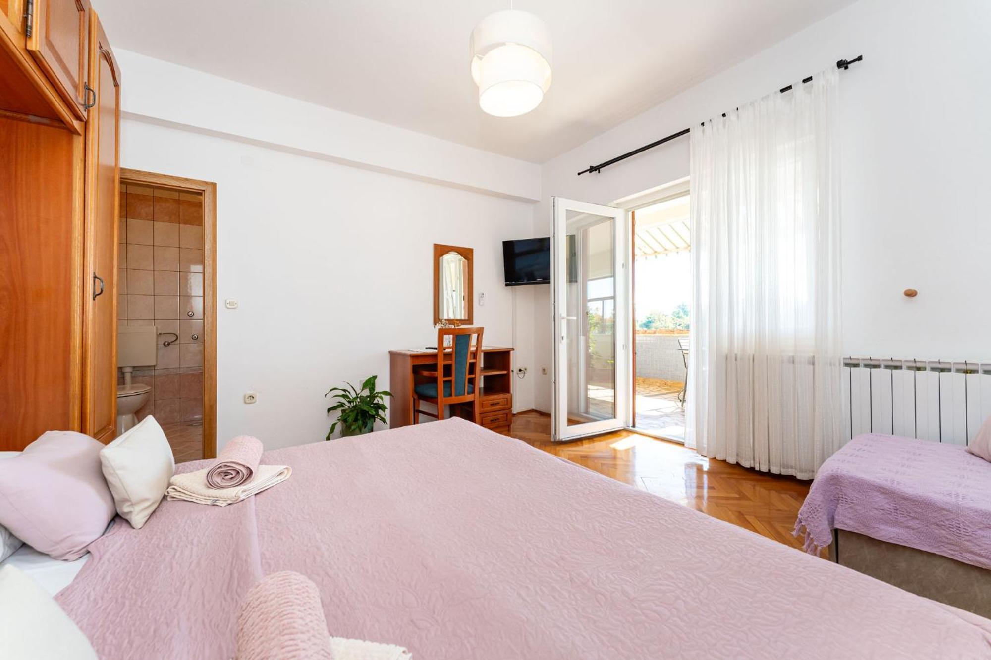 Apartments Adriana Starigrad Paklenica Phòng bức ảnh