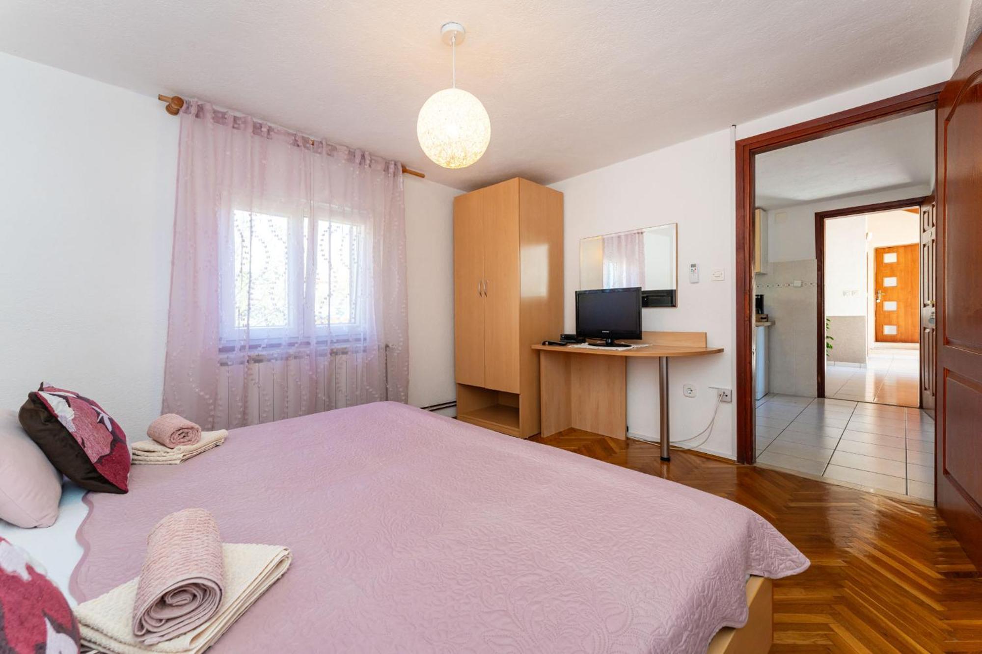 Apartments Adriana Starigrad Paklenica Phòng bức ảnh