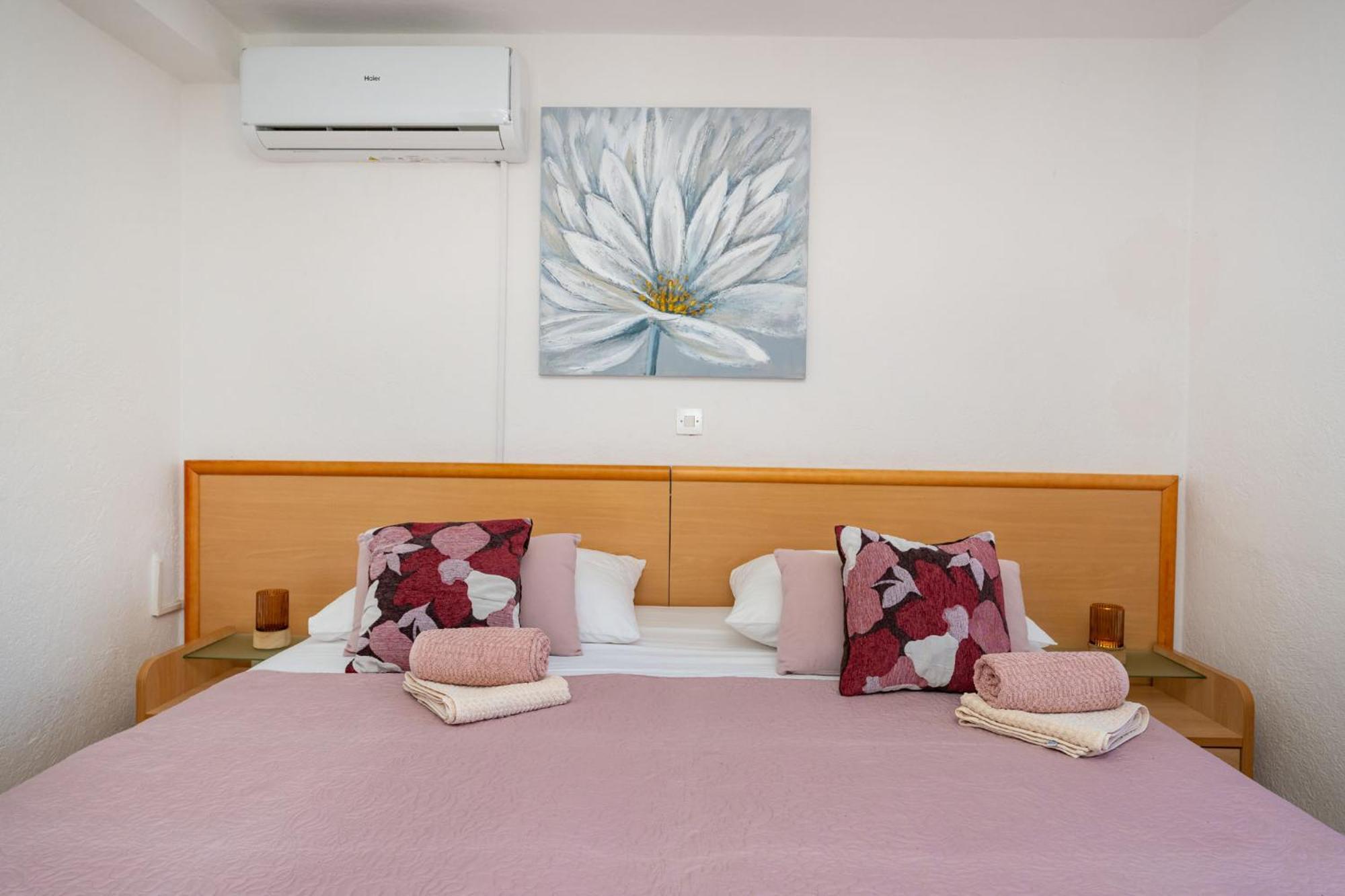 Apartments Adriana Starigrad Paklenica Phòng bức ảnh