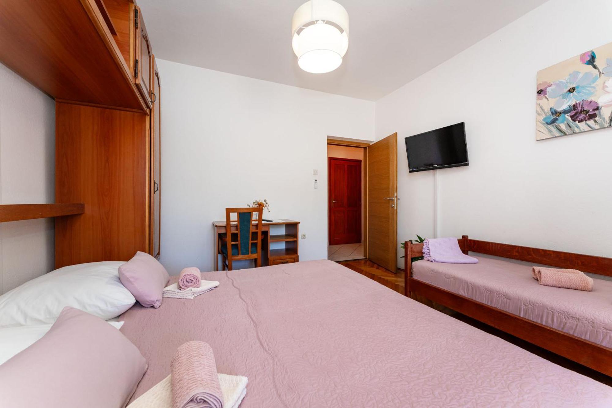 Apartments Adriana Starigrad Paklenica Phòng bức ảnh