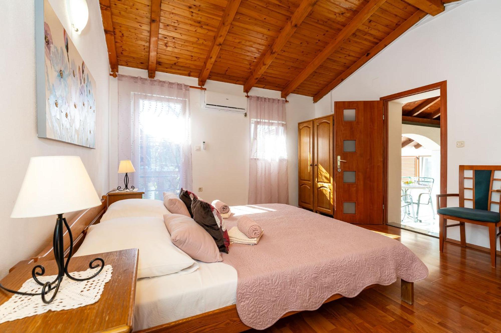 Apartments Adriana Starigrad Paklenica Ngoại thất bức ảnh