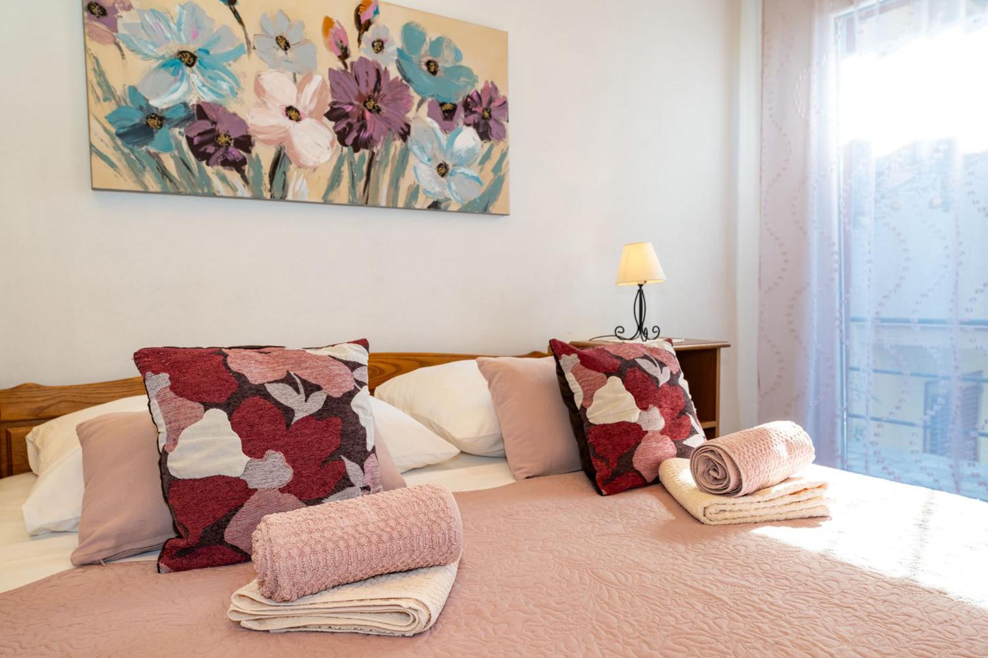 Apartments Adriana Starigrad Paklenica Phòng bức ảnh
