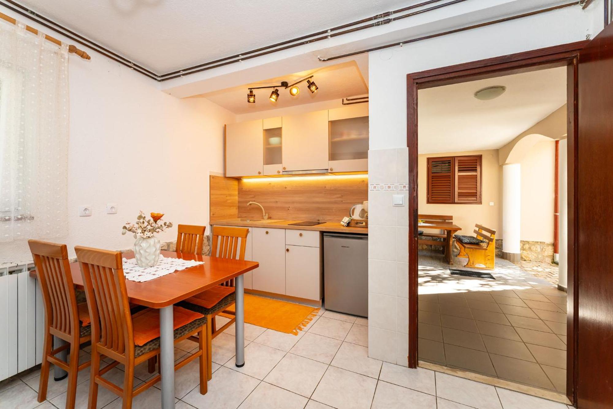 Apartments Adriana Starigrad Paklenica Phòng bức ảnh